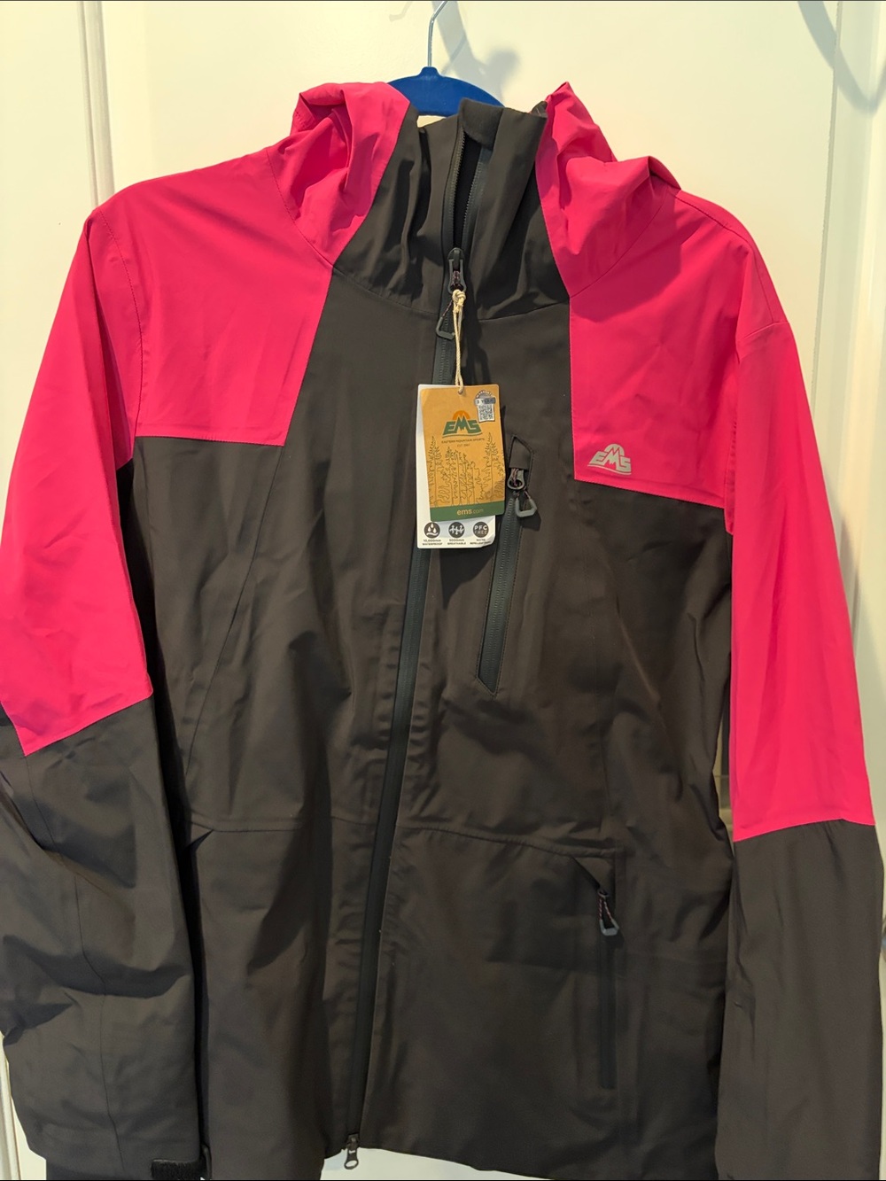 Eastern Mountain Sports Pink and Black Women's Ski Jacket